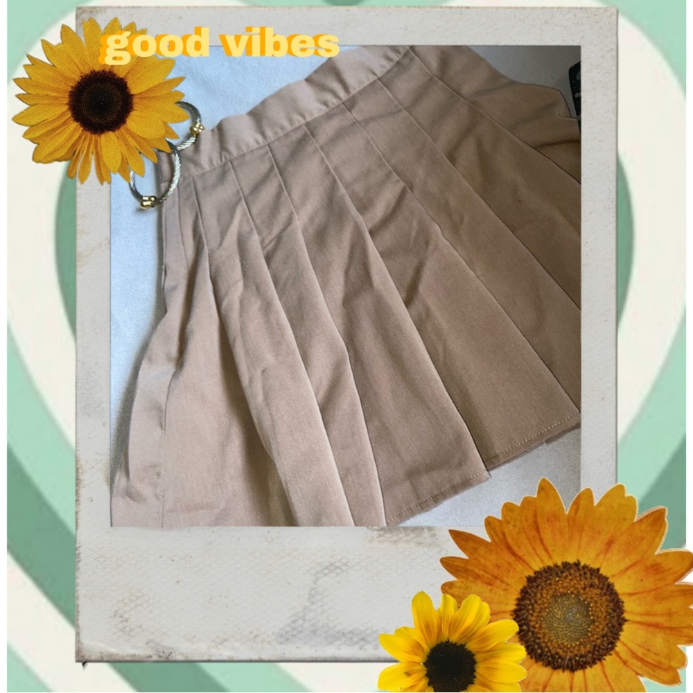 ⭐️ Brown Pleated Skirt ⭐️